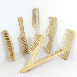 Fournitures hôtelières de haute qualité, peigne en bambou naturel, peigne avec logo personnalisé, antistatique, brosse à barbe en poils faits à la main, peigne pour le soin des cheveux - Product Image 1