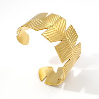 Modischer Edelstahl-Schmuck Großhandel Klobiges Blumen-Manschettenarmband und Armband Vergoldeter Designer-Damenschmuck