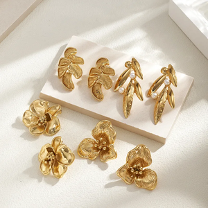 Pendientes de Hojas para Mujer con Incrustaciones Acrílicas, Chapado en Oro PVD, Acero Inoxidable 304 Hipoalergénico, Joyería de Moda - Product Image 1