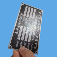 Plaque de service pour essai au sel pour panneaux de régulateurs d'oxygène industriels avec code de localisation et données de classification extérieure