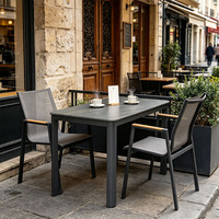 Chaise de jardin extérieure en aluminium de couleur unique et moderne, chaise de salle à manger minimaliste empilable pour restaurant, café