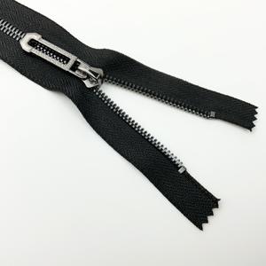 <strong>High</strong> Quality Hot Selling <strong>High</strong>-end Durable 5 # Bright Gun Closure Metal <strong>Zipper</strong> for Clothing Pants <strong>Zipper</strong> - Product Image 3