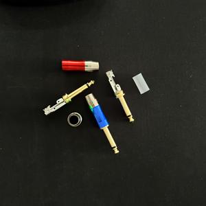 Conector Mono de 6.35mm con Doble Núcleo para Micrófono, Montaje en Panel de 6mm, Aislamiento Rojo y Azul, Chapado en Oro - Product Image 1