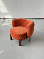 Fauteuil lounge de luxe en bois massif de frêne, finition peinture brute, assise en cuir premium, mobilier de café de style Mid-Century, fabrication usine