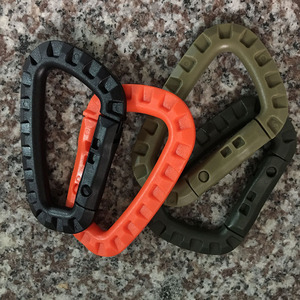 Mosquetón táctico para exteriores con anillo en D de 8.8x5.5 cm, clip de plástico y acero para llaves, para mochilas de senderismo y herramientas de supervivencia - Product Image 3