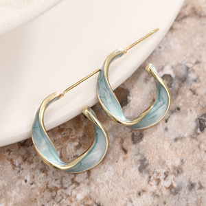 Orecchini a Cerchio Intrecciati in Smalto per Donne, Gioielli Minimalisti Versatili per Uso Quotidiano - Product Image 5