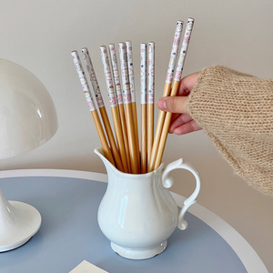 Palillos de bambú con diseño de dibujos animados, redondos, para uso diario, vajilla para comer en casa. - Product Image 2