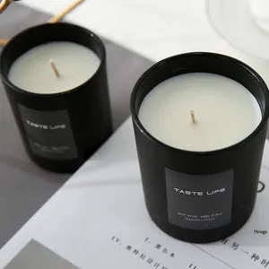 Candela Profumata in Cera di Soia in Bicchiere di Vetro Nero, Regalo Artigianale con Fragranza Aromaterapica per Casa e Decorazione - Product Image 4
