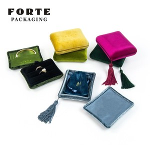 FORTE - Caja de Joyería de Viaje de Terciopelo Verde de Lujo, Organizador de Joyas, Embalaje de Regalo, Anillo, Collar, Borla de Terciopelo - Product Image 5