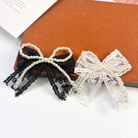 Breloques de chaussures de luxe faites à la main en gros avec nœuds et perles, pendentifs en ruban DIY, accessoires de décoration pour lacets de baskets, OEM disponible
