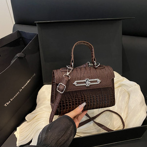 <span class=keywords><strong>Sac</strong></span> bandoulière en PU à petite fermeture éclair tendance pour l'hiver 2025 – Le <span class=keywords><strong>sac</strong></span> quotidien des fashionistas – Designer - Product Image 5