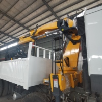 Camion-grue articulé CLW Howo 8x4, moteur FPT, capacité de 16 tonnes, hauteur de levage de 14 m, grappin hydraulique pour bois, bras pliable