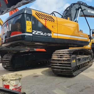 Excavadora Hyundai 225LC-9T de 22 Toneladas con Cucharón de Excavación de 0.8m de Capacidad, Equipo Pesado Usado, Motor y Caja de Cambios - Product Image 4