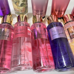 Set de Perfume Líquido de Lujo para Mujer, Marca Original Victoria's Secret, con Bruma Corporal de 236 ml y Spray de Eau de Parfum de 250 ml - Product Image 6
