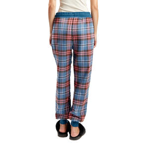 Pijama de franela para mujer de noche silenciosa con ajuste relajado diseñado para un descanso acogedor y comodidad en el hogar para uso nocturno y de fin de semana - Product Image 3