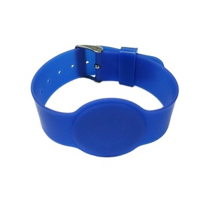 Pulseras RFID ajustables numeradas impermeables de silicona de goma promocionales al por mayor para casilleros de piscina de gimnasio - Product Image 2