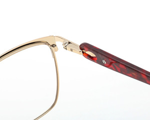 Lunettes œil <span class=keywords><strong>de</strong></span> chat semi-cerclées noir-or sophistiquées, la monture en métal contrasté allie le glamour rétro à l'élégance moderne du bureau - Product Image 5