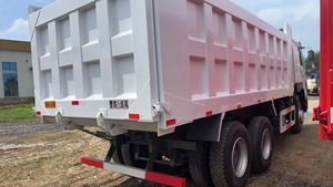 Camión Volquete Minero HOWO 6x4 Usado, Motor Diésel Weichai de 371HP, Euro 3, Chasis Reforzado, Carga Útil de 30 Toneladas, Caja de Cambios Manual FAST - Product Image 4