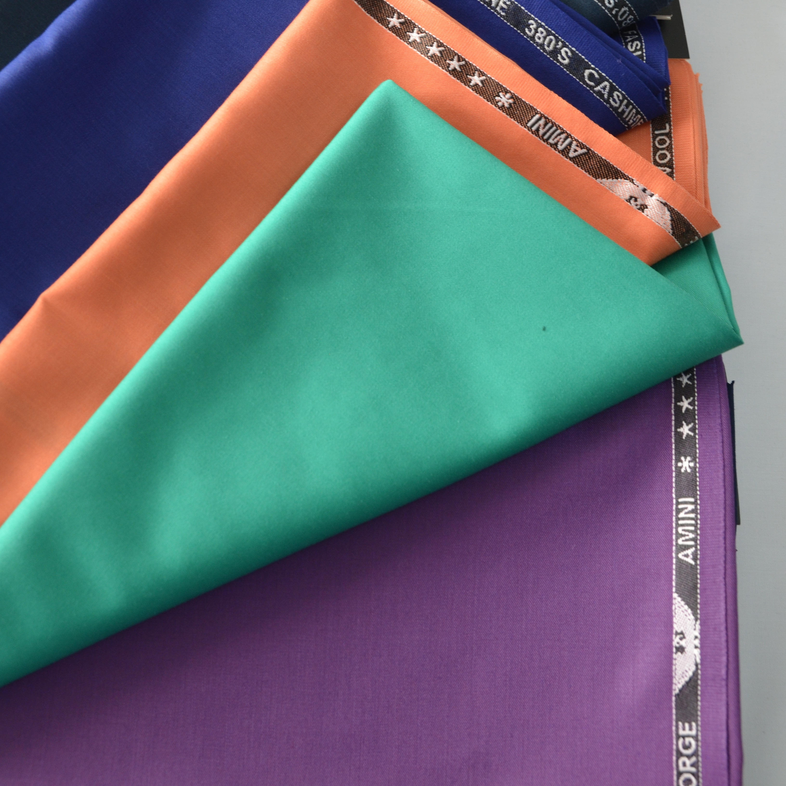 Легкая ткань TR 200 г/м для изготовления рубашек