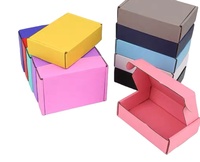 Boîtes à vêtements personnalisées imprimées en rose rouge Boîte postale en carton ondulé Boîte d'emballage avec logo pour chaussures vêtements