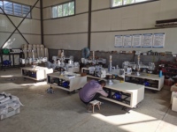 Machine de moulage par soufflage de compte-gouttes de pipette HDPE petite machine de soufflage d'extrusion de compte-gouttes de 1ml