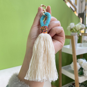 Sáng Tạo Đầy Màu Sắc Handmade Tay Đan Dài Tua Móc Chìa Khóa Vàng Macrame - Product Image 6