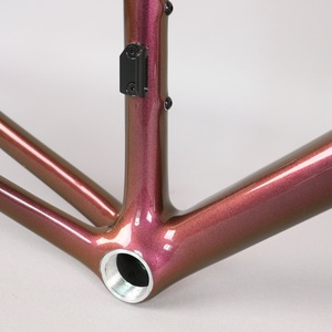 Cadre de vélo de route Chameleon 1002 en fibre de carbone T1000 super léger avec câblage interne, suspension à disque TT-X70, BB UDH Hanger - Product Image 4