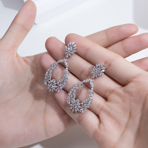 Bijoux Messi MSE-860 Boucles d'oreilles en or blanc 18 carats avec diamants pour femmes - Product Image 5