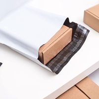 Maßgeschneiderte Poly-Versandtasche, Wasserdichte, Mattschwarze Kurier-Versandbeutel für Hoodies