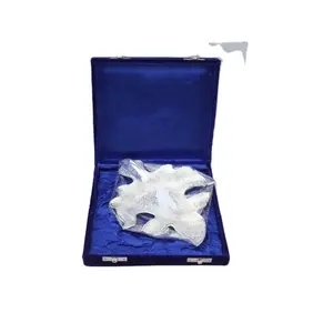 Cuenco de Latón chapado en plata de alta calidad en forma de hoja con relieve en una caja de terciopelo azul Cuenco de Latón chapado en plata Decoración del hogar - Product Image 1