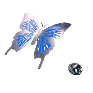 Broche de mariposa en oro rosa, acero inoxidable, diseño animal, pin para corsage, regalo unisex - Product Image 5