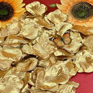 Pétales de rose artificiels dorés pour décorations de mariage, chambre nuptiale et fêtes - Product Image 1