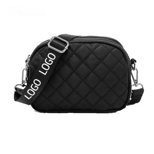 Sac à bandoulière en nylon pour <span class=keywords><strong>femme</strong></span>, petit format, style pochette, avec broderie coréenne personnalisée, motif treillis hipster, chaînes argentées - Product Image 1