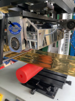 Imprimante d'aluminium en relief de Logo en cuir doré de haute qualité Machine d'estampage à chaud numérique automatique pour bouteille en verre