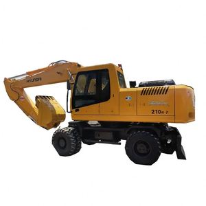 Excavatrice sur pneus Hyundai 210W-7 avec une puissance et une maniabilité exceptionnelles pour une variété de besoins de construction. - Product Image 1