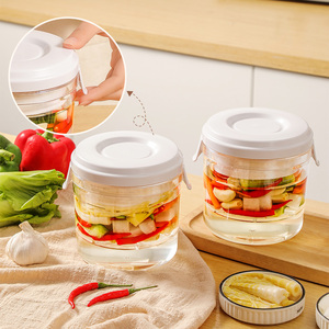 <span class=keywords><strong>Bouteille</strong></span> de stockage de cornichons de cuisine domestique avec fourchette pot de cornichons à séparation sèche et humide pot de cornichons rond en <span class=keywords><strong>plastique</strong></span> en forme de <span class=keywords><strong>sablier</strong></span> - Product Image 4