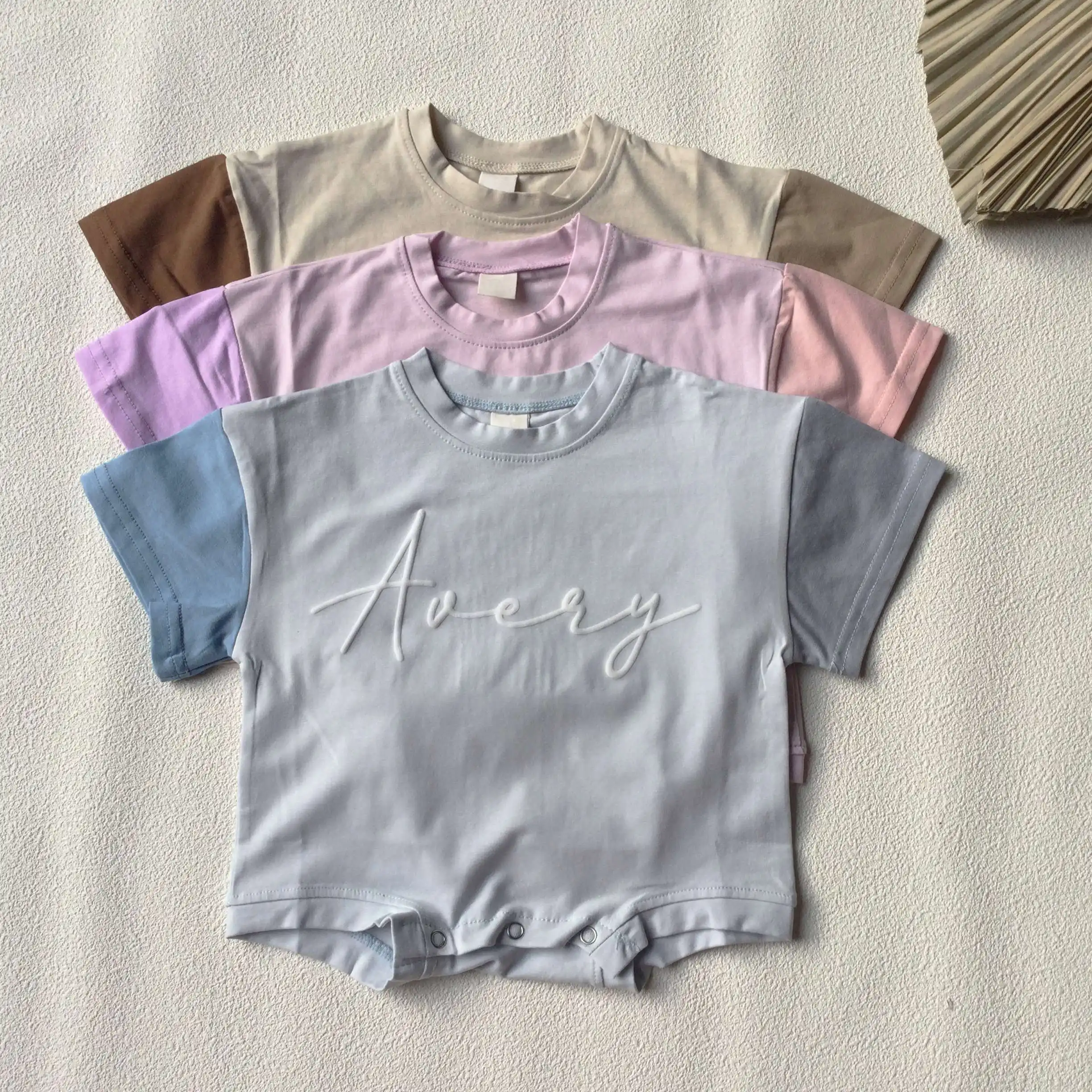 Monogramma vendita diretta della fabbrica alla moda di cotone neonato unisex t-shirt pigiama