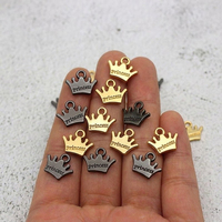 Mini Kronenförmige Metall-Logo-Anhänger 10mm Individuell Gravierte Hängeetiketten Galvanisierte Anhänger für Kinderkleidung Großhandel