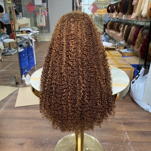 Perruques en cheveux humains Pixie Curl de 26 pouces, SDD, haute qualité, avec closure, disponibles en 3 couleurs - Product Image 5
