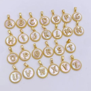 18K placcato oro rotondo CZ ciondolo alfabeto charm a a a Z lettere madreperla iniziale per la creazione di gioielli fai da te collana - Product Image 5