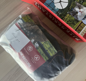 Jaring Kucing Hitam yang Diperkuat dengan Kawat Baja Anti Gigitan, Jaring Pengaman Hewan Peliharaan, Jaring Pelindung Balkon Kucing dengan Kotak Warna - Product Image 1