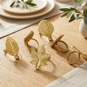 Anillos para Servilletas con Forma de Hoja Dorada, Decoración Moderna para Mesa de Latón, 4.5 cm, Accesorios Duraderos para Bodas y Fiestas - Product Image 1