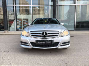 <span class=keywords><strong>Mercedes</strong></span>-Benz <span class=keywords><strong>Classe</strong></span> <span class=keywords><strong>C</strong></span> 2013 <span class=keywords><strong>C</strong></span> <span class=keywords><strong>180</strong></span> Classic Grand Edition, véhicule à essence d'occasion, <span class=keywords><strong>prix</strong></span> avantageux - Product Image 3