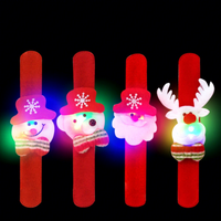 Bracelet lumineux en peluche Père Noël, décorations de poignet, anneau à pression, cadeau de Noël