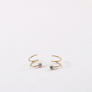 ต่างหูแฟชั่นสแตนเลสสตีลประดับเพชรซิร์คอนชุบทอง 18k รูปทรงเกลียว - Product Image 2