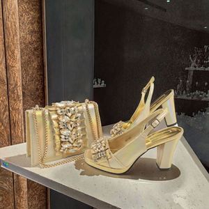Sandalias de tacón alto cerradas de 10 cm para mujer, estilo italiano, para verano y otoño, con pedrería, para novia, con bolso a juego, para fiesta o boda africana - Product Image 3