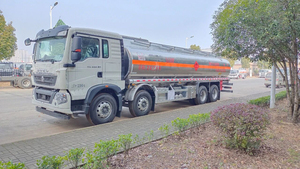 New Chinese 8x4 Oil Tank Truck 35000L Flammable Liquid Transport Fuel Vehicle - Product Image 3
