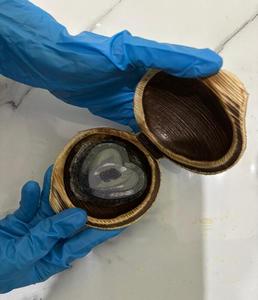 Jabón Artesanal Orgánico Blanqueador y Anti-Manchas a Base de Hierbas, Neem, Cúrcuma y Árbol de Té, Limpiador Calmante para Piel Sensible y Propensa al Acné en Adultos - Product Image 6