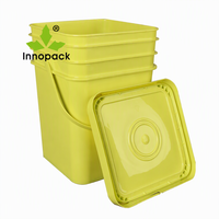 Seau carré en plastique de 5 gallons (20 litres) de qualité alimentaire avec couvercle et poignée