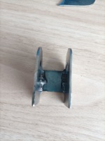 Support plié sur mesure pour la fabrication de tôles, incluant les services de pliage et de soudage